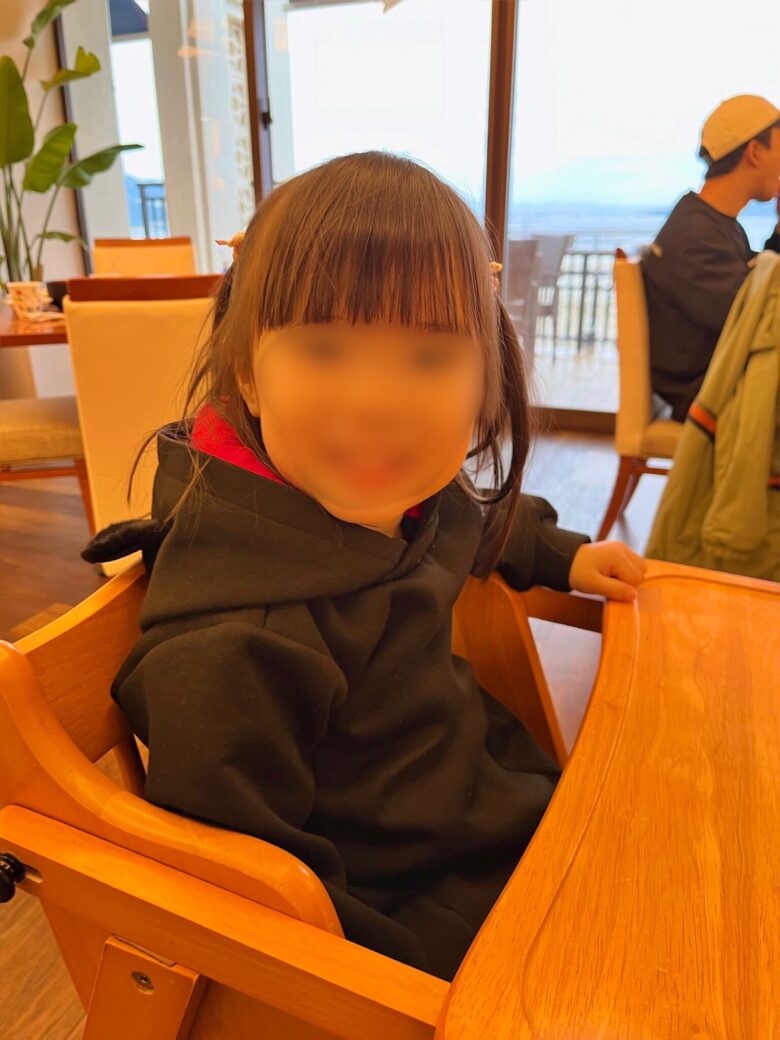 アラマハイナコンドホテル やんばるビストロLUANA 子ども椅子