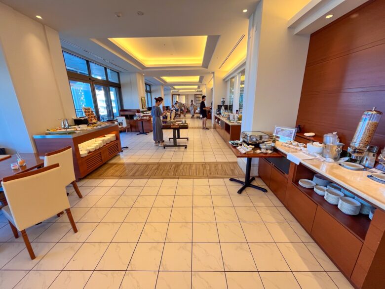 アラマハイナコンドホテル やんばるビストロLUANA 店内