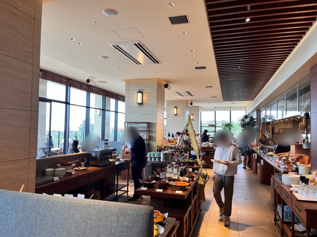 HIYORIオーシャンリゾート沖縄 朝食会場の別角度