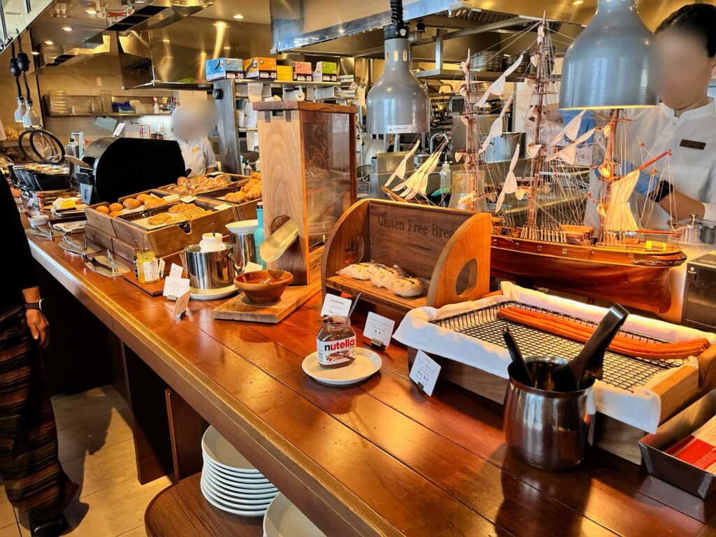 HIYORIオーシャンリゾート沖縄 朝食のパンコーナー